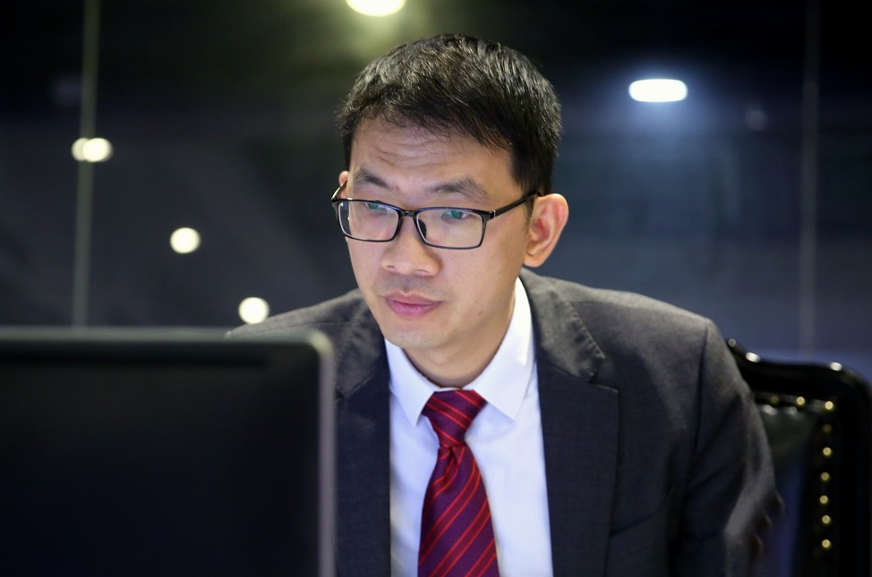 国金证券股份有限公司 投资银行部 董事总经理,保荐代表人 王强林